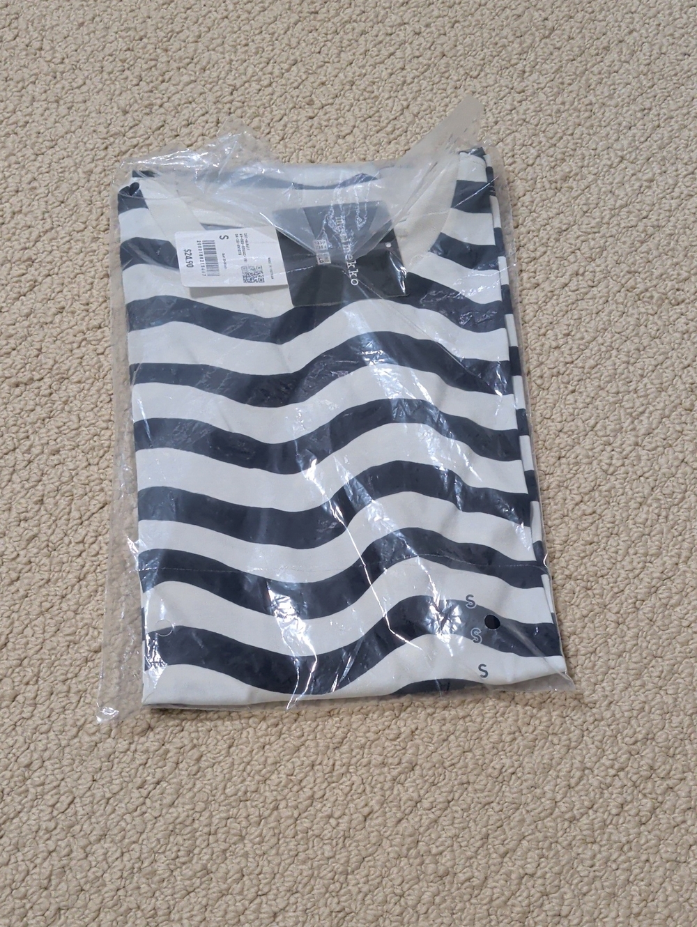 Uniqlo x Marimekko Wavy Print Striped Short-Sleeve Shirt - Navy and White